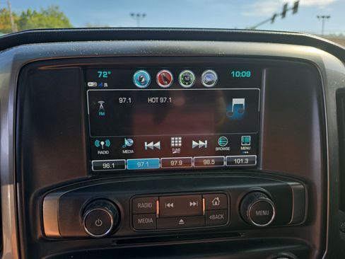 Used 2019 Chevrolet Silverado 2500 LTZ w/ Vortec Plus Package AWD/4WD image 28