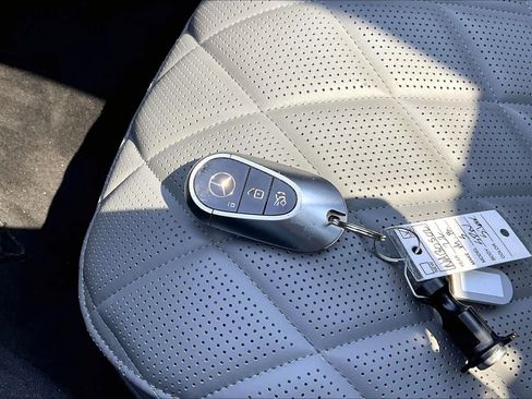 Certified 2022 Mercedes-Benz S 580 4MATIC Sedan image 15