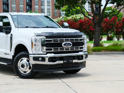 Used 2024 Ford F350 XLT w/ 360-Degree Camera Package AWD/4WD image 3