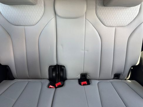 Used 2022 Hyundai Palisade SEL w/ Premium Package FWD image 17