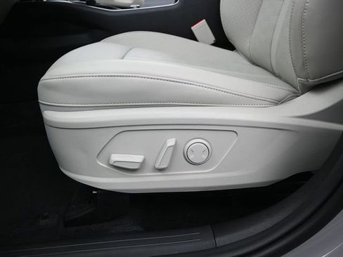 Used 2025 Kia Sorento S w/ Panoramic Sunroof Package FWD image 10