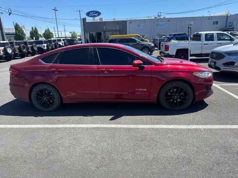 Used 2019 Ford Fusion SE FWD image 5