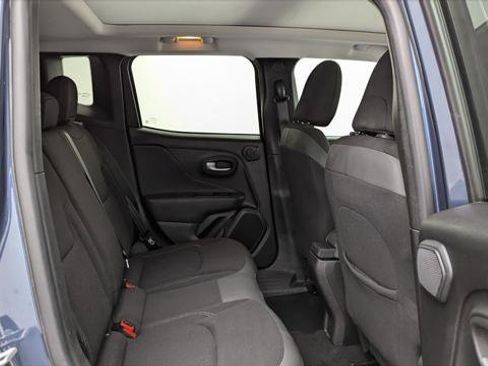 Used 2023 Jeep Renegade Latitude w/ Sun/Sound Group image 19