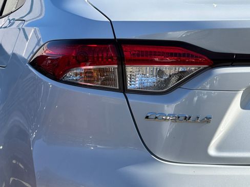 Used 2022 Toyota Corolla LE image 13