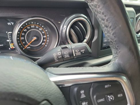 Used 2020 Jeep Wrangler Unlimited Sahara AWD/4WD image 24
