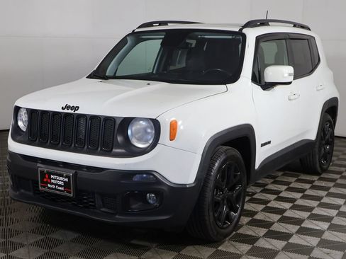 Used 2018 Jeep Renegade Altitude FWD image 5