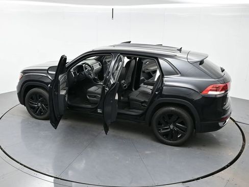 Used 2023 Volkswagen Atlas Cross Sport SE image 41