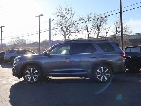 Used 2023 Honda Pilot Elite image 4