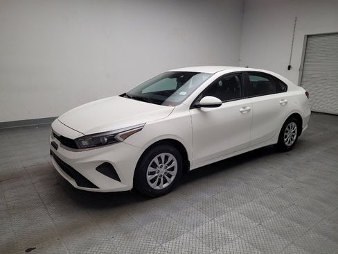 Used 2023 Kia Forte LX FWD image 2