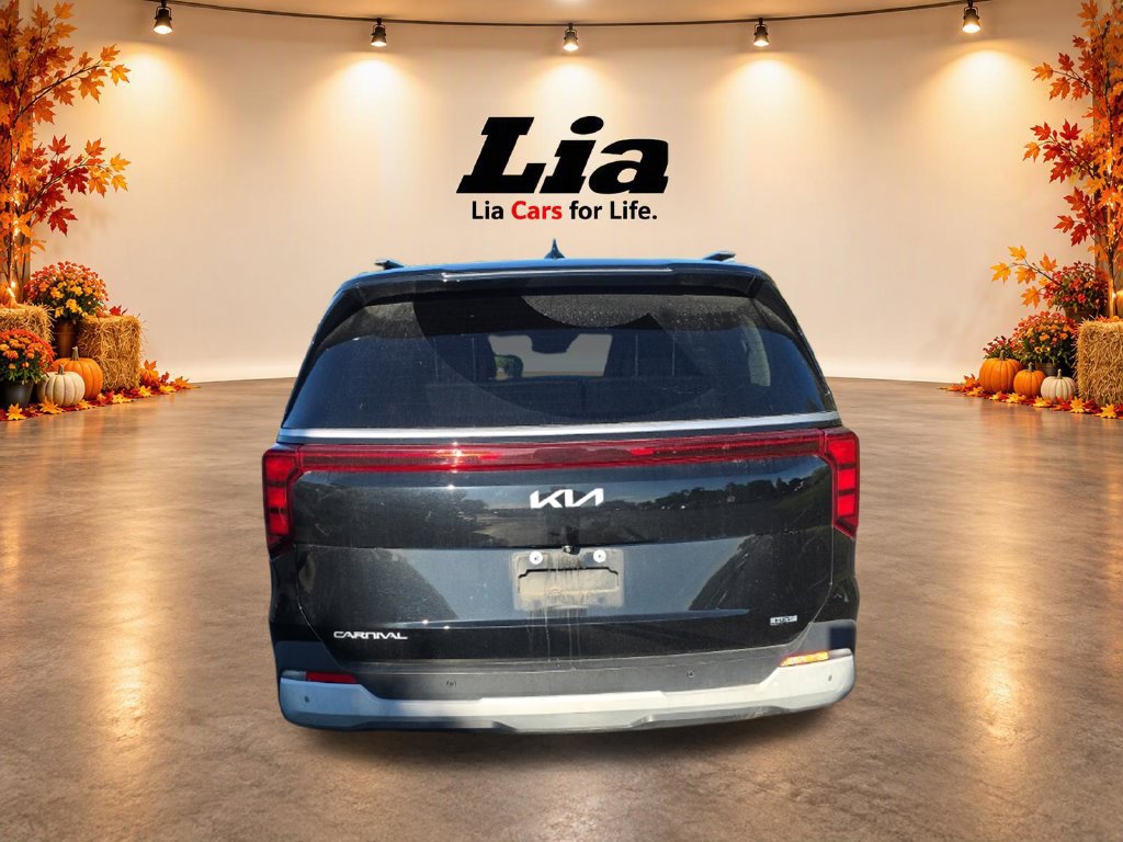 Used 2025 Kia Carnival EX FWD image 8