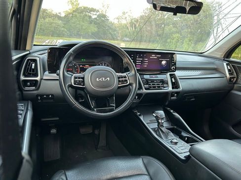 Used 2022 Kia Sorento S w/ Panoramic Sunroof Package FWD image 12