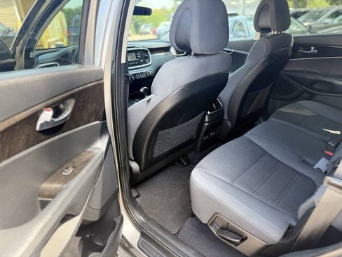Used 2017 Kia Sorento LX FWD image 14