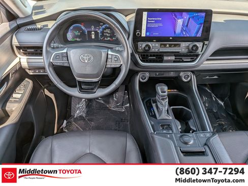Certified 2024 Toyota Grand Highlander AWD Hybrid image 32