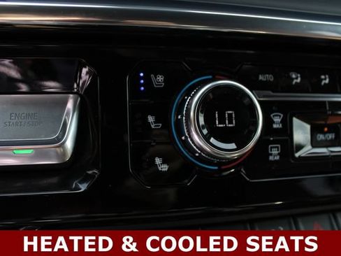 Used 2025 GMC Sierra 3500 Denali Ultimate AWD/4WD image 5