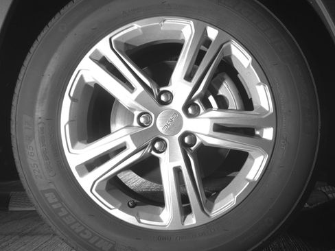 Used 2024 GMC Terrain SLE FWD image 18