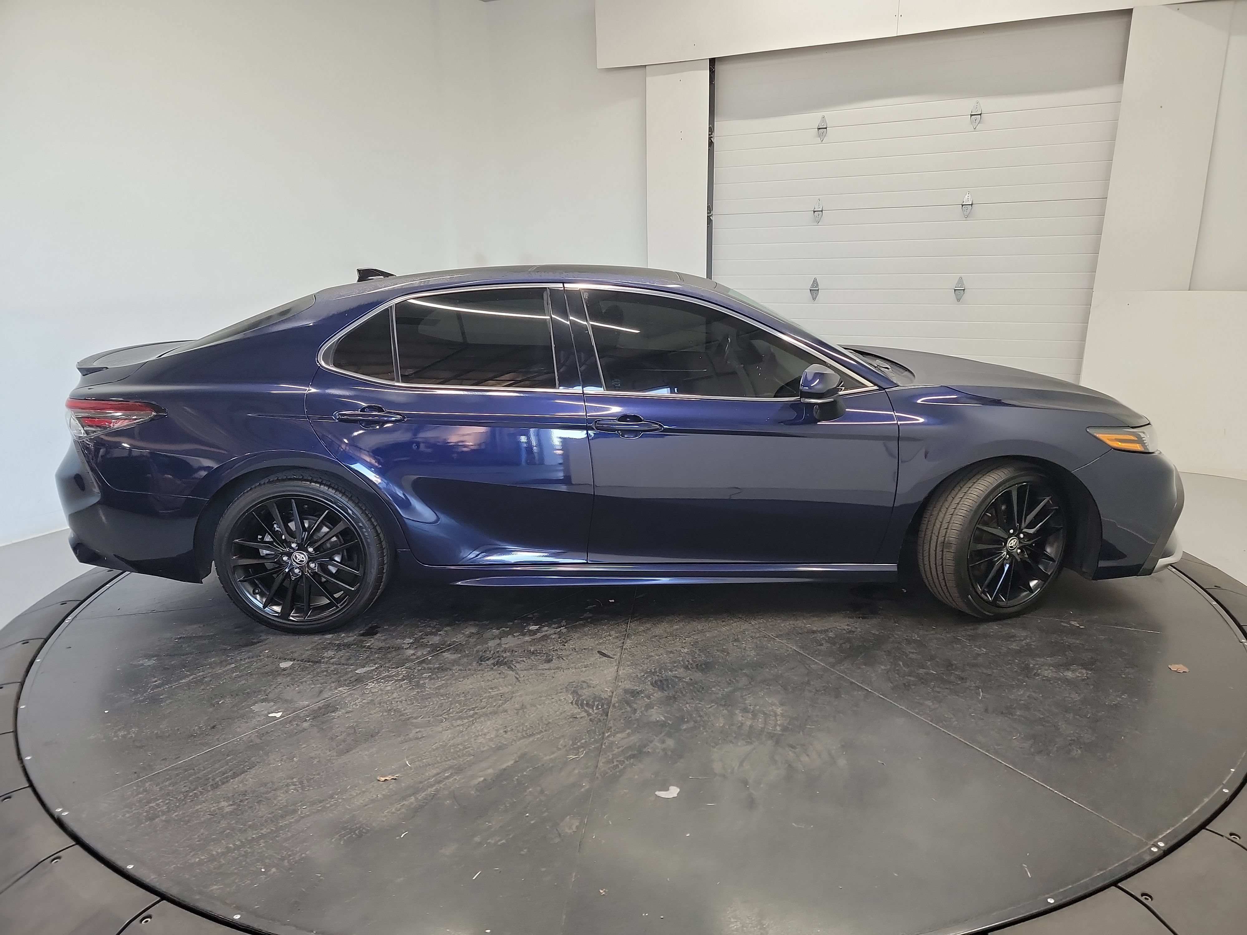 Used 2022 Toyota Camry XSE FWD image 11