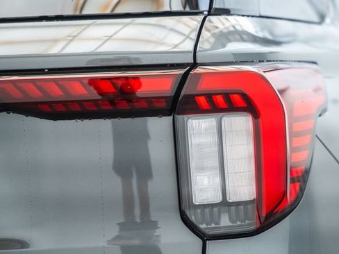 New 2026 Ford Explorer Active AWD/4WD image 8