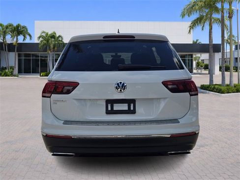 Certified 2021 Volkswagen Tiguan SE image 6