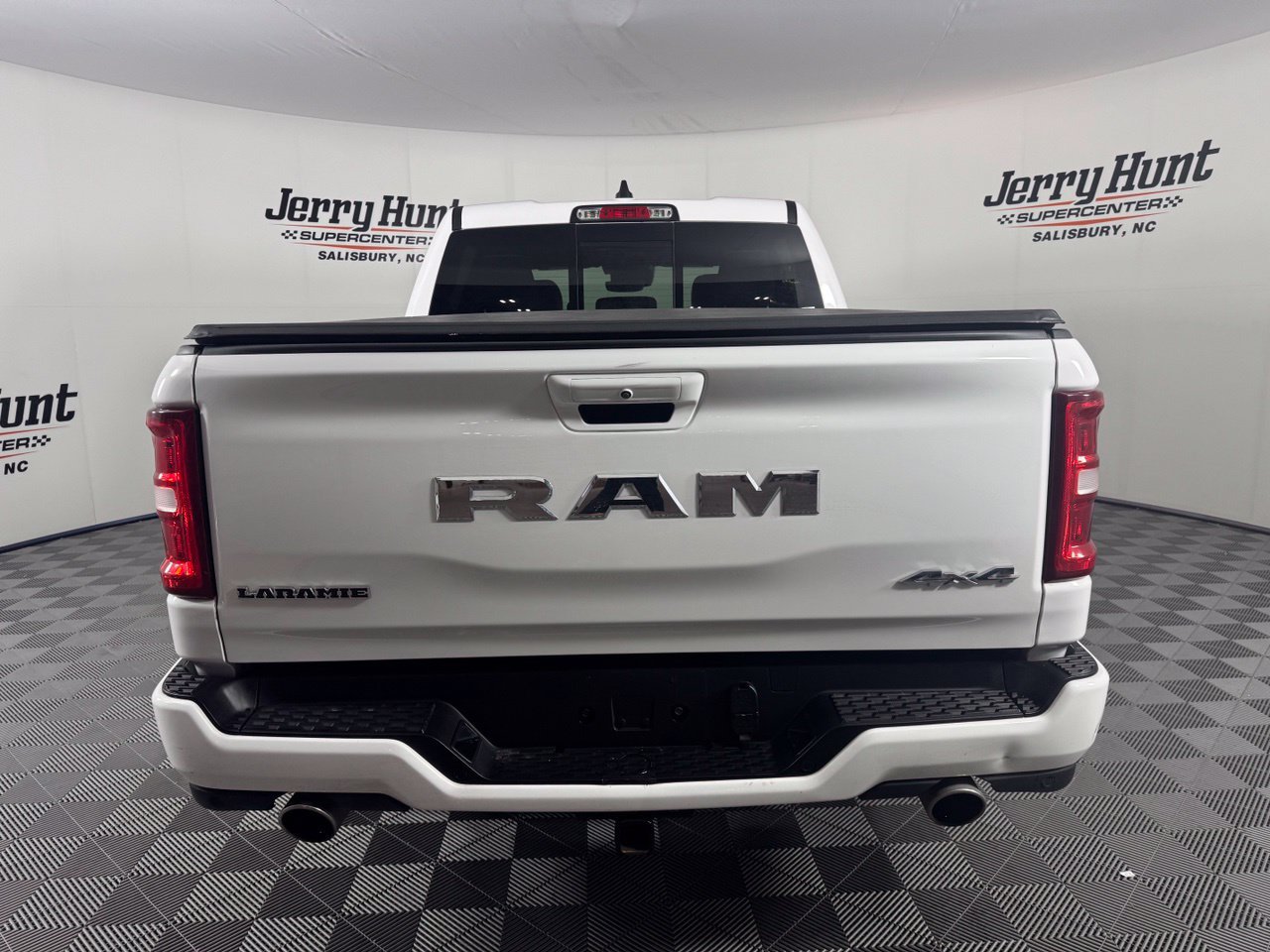 Used 2026 RAM 1500 Laramie AWD/4WD image 8