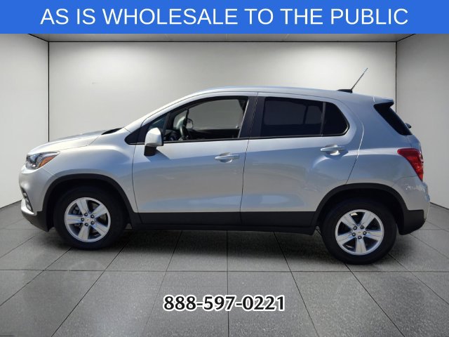 Used 2020 Chevrolet Trax LS w/ Tint and Cruise Package FWD image 2