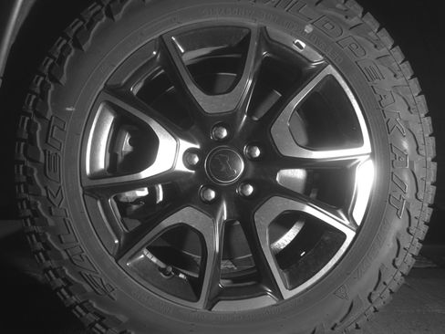 Used 2025 Jeep Compass Trailhawk image 12