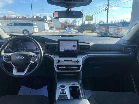 Used 2023 Ford Explorer XLT w/ Class IV Trailer Tow Package AWD/4WD image 16