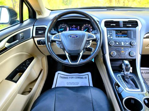 Used 2013 Ford Fusion SE image 10