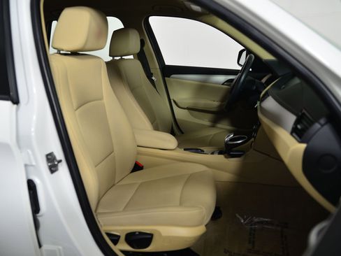 Used 2015 BMW X1 xDrive28i image 19