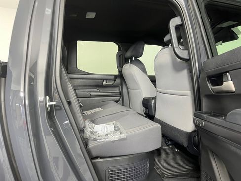 Used 2024 Toyota Tacoma TRD Sport image 32