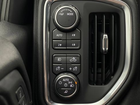 Used 2021 Chevrolet Silverado 1500 LT Trail Boss w/ Convenience Package II AWD/4WD image 22
