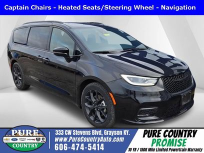 Used 2025 Chrysler Pacifica Limited