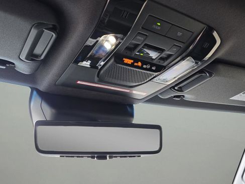 Used 2024 Toyota Land Cruiser image 17