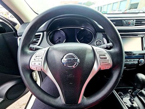 Used 2016 Nissan Rogue SV w/ SV Premium Package image 9