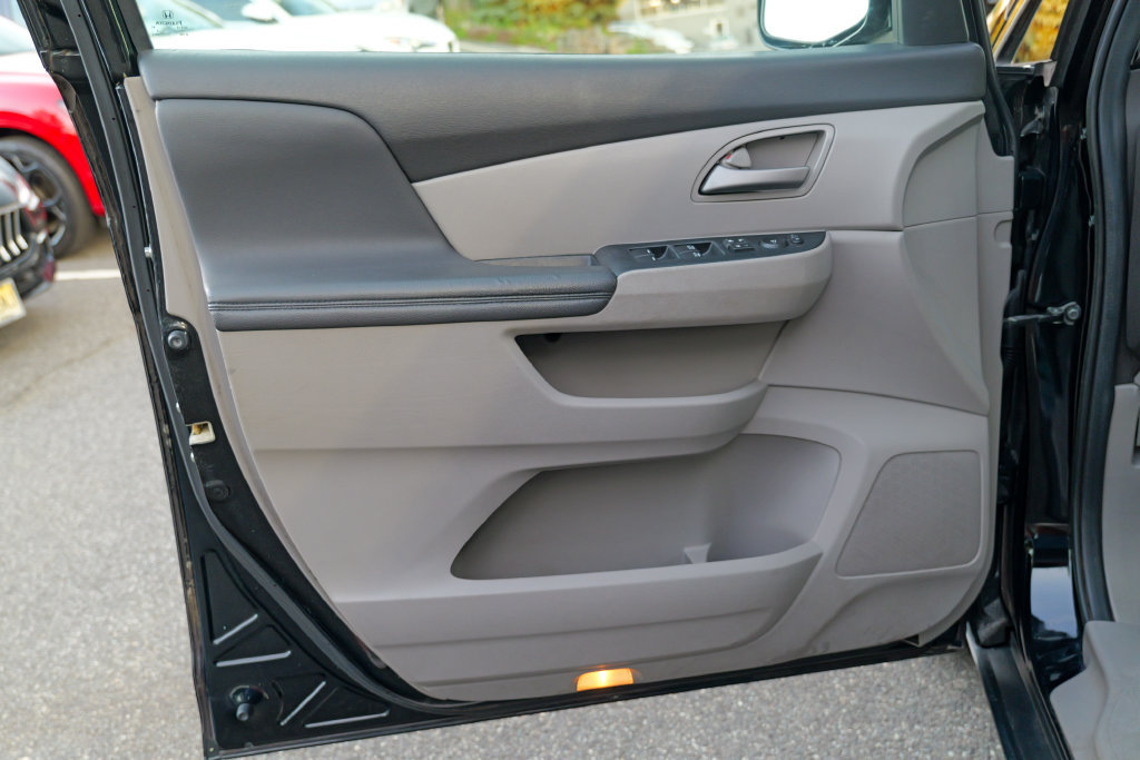 Used 2013 Honda Odyssey EX image 16