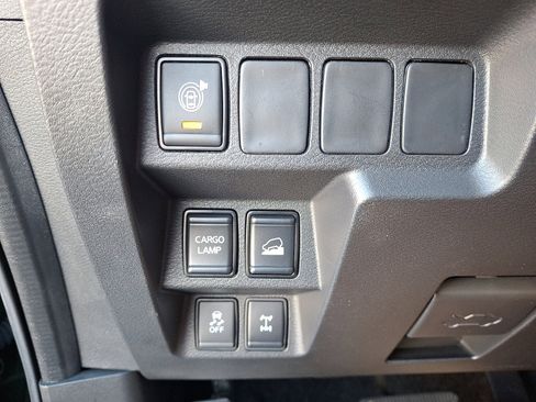 Used 2024 Nissan Frontier PRO-4X w/ Technology Package image 25