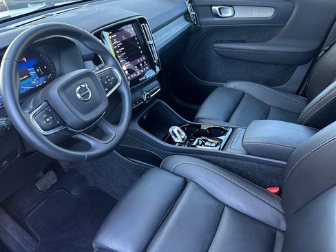 Used 2025 Volvo XC40 B5 Plus AWD/4WD image 11