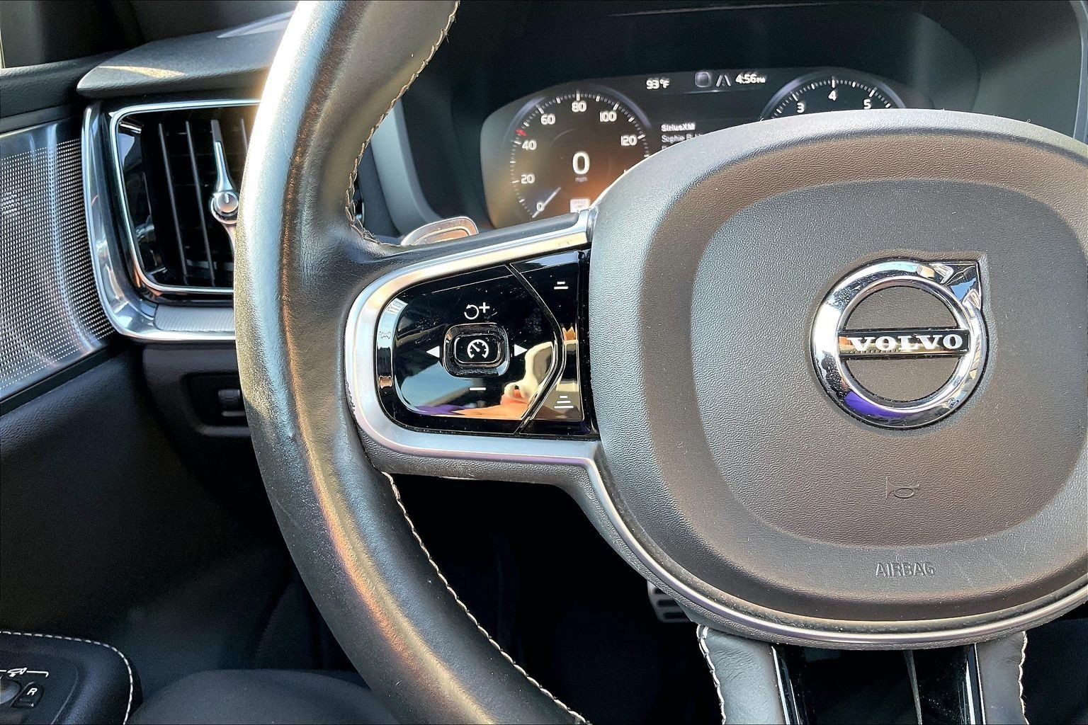 Used 2019 Volvo S60 T6 R-Design AWD/4WD image 18