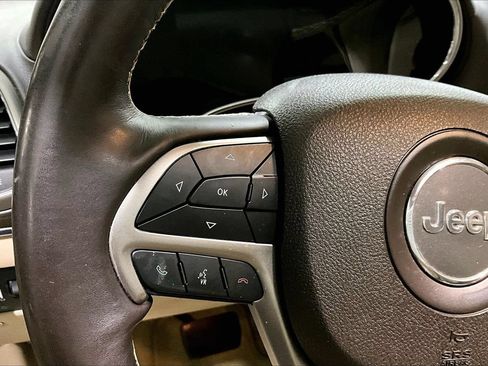 Used 2018 Jeep Grand Cherokee Overland AWD/4WD image 29