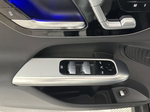 Used 2026 Mercedes-Benz GLC 300 4MATIC image 11