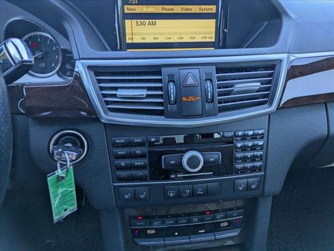 Used 2011 Mercedes-Benz E 550 4MATIC Sedan image 12