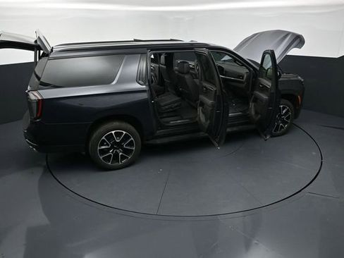 Used 2026 Chevrolet Suburban RST w/ Comfort Package AWD/4WD image 30