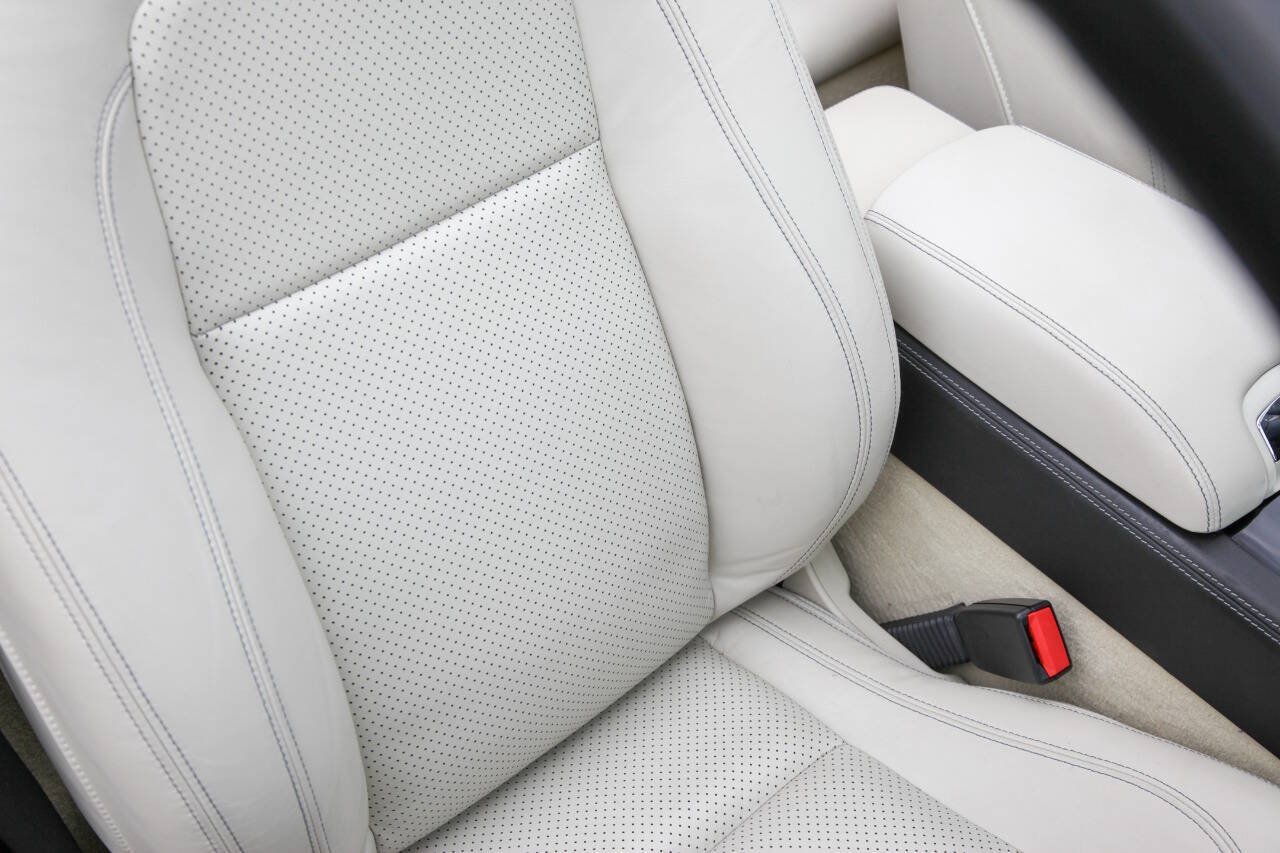 Used 2009 Jaguar XKR R RWD image 95