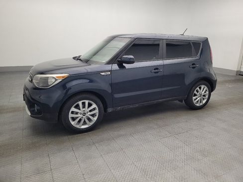 Used 2017 Kia Soul + image 2