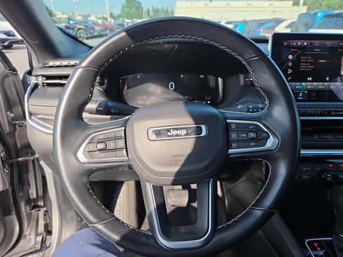Certified 2022 Jeep Compass High Altitude AWD/4WD image 3