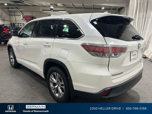 Used 2016 Toyota Highlander Plus AWD/4WD image 6