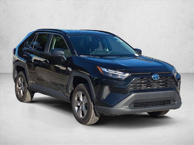 Used 2024 Toyota RAV4 LE AWD/4WD image 3