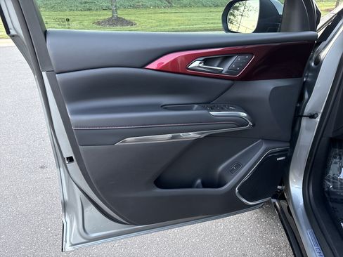 Used 2026 Chevrolet Traverse RS w/ LPO, Floor Liner Package FWD image 15