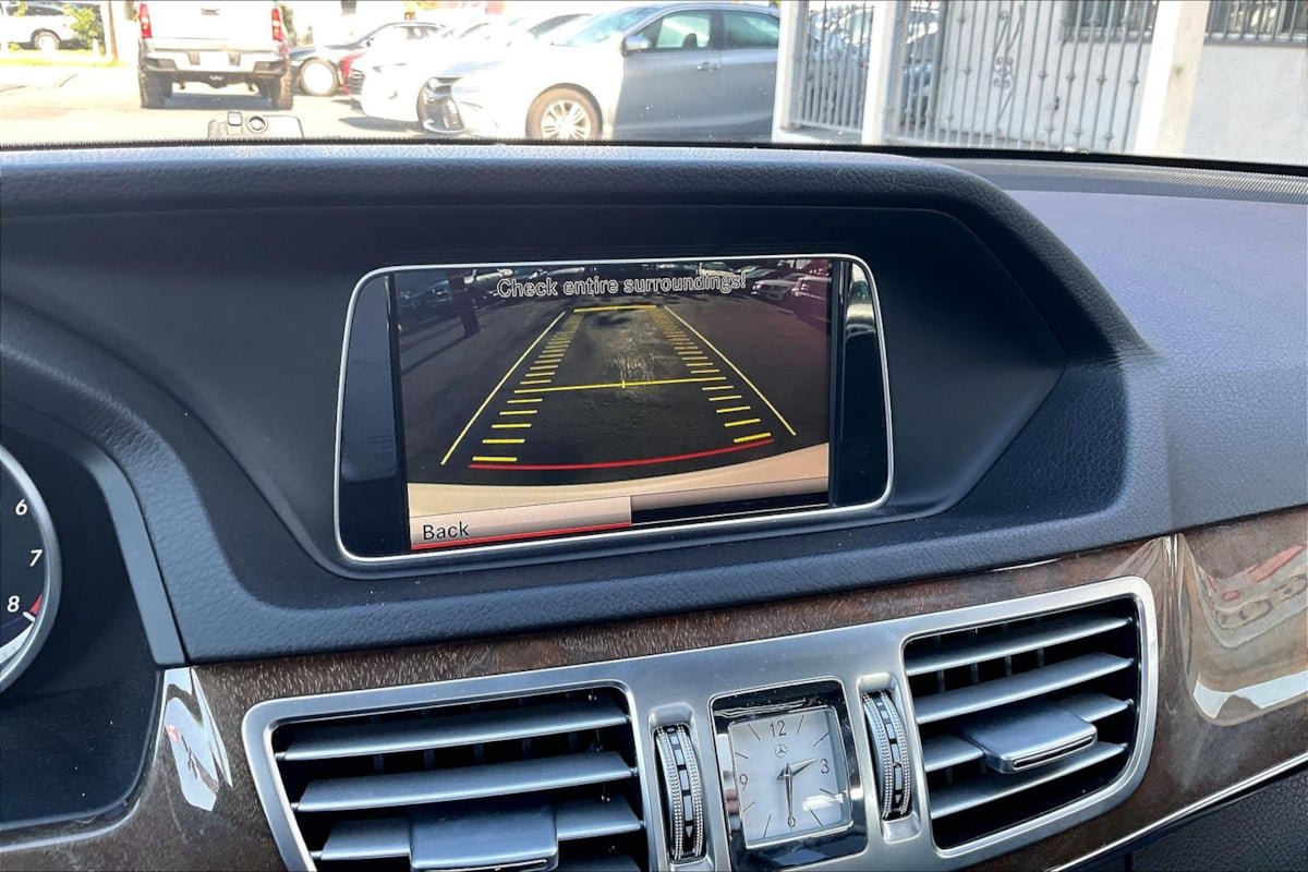 Used 2014 Mercedes-Benz E 350 Sedan image 21