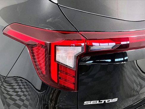 Certified 2026 Kia Seltos EX w/ EX Sunroof Package image 23