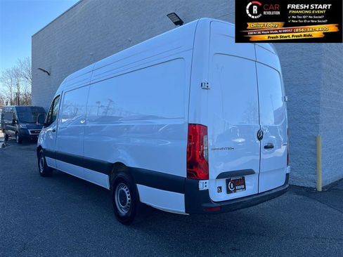 Used 2025 Mercedes-Benz Sprinter 2500 image 4